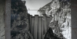 durante la costruzione della diga / during dam's construction - historic photo fondazione vajont 