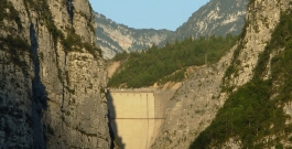 diga vajont, versante veneto / vajont dam, veneto side - photo s. simonetti